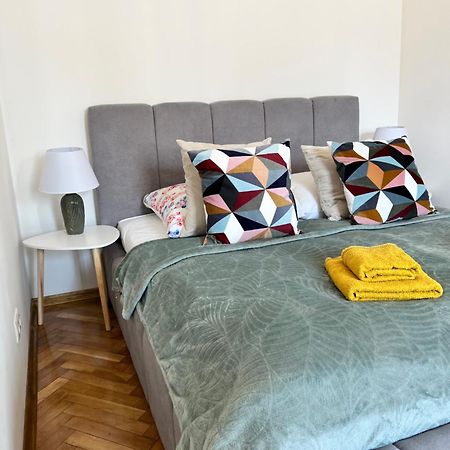 Apartamenty Centrum Варшава Екстер'єр фото