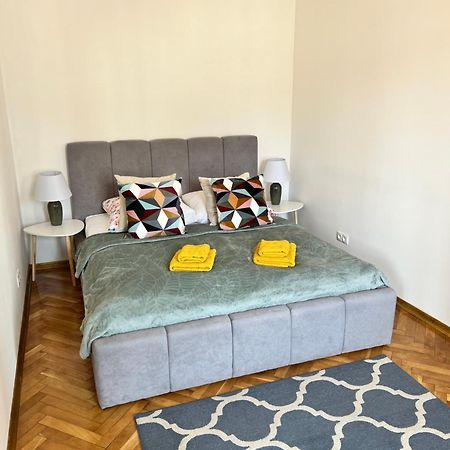 Apartamenty Centrum Варшава Екстер'єр фото