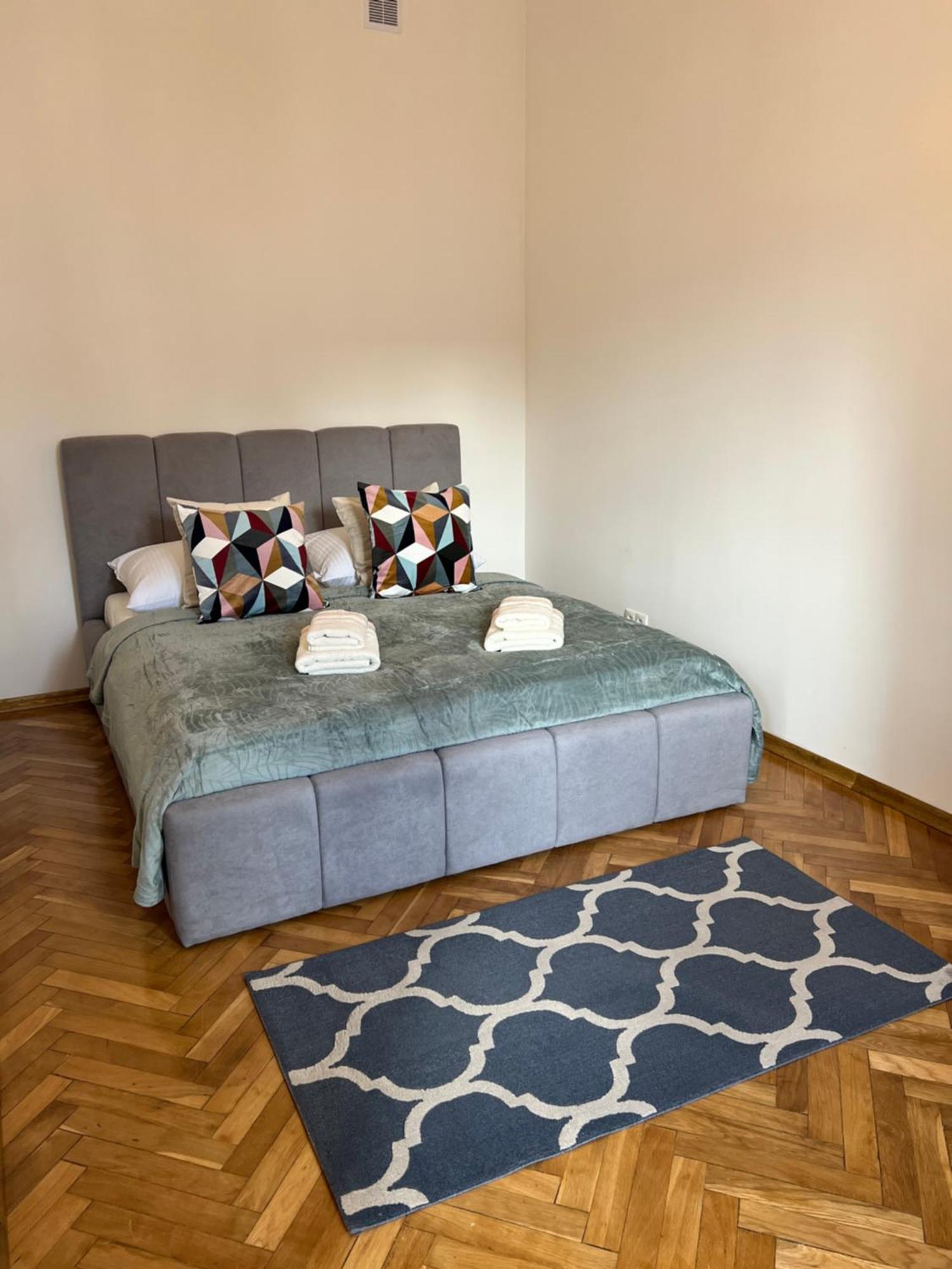 Apartamenty Centrum Варшава Екстер'єр фото